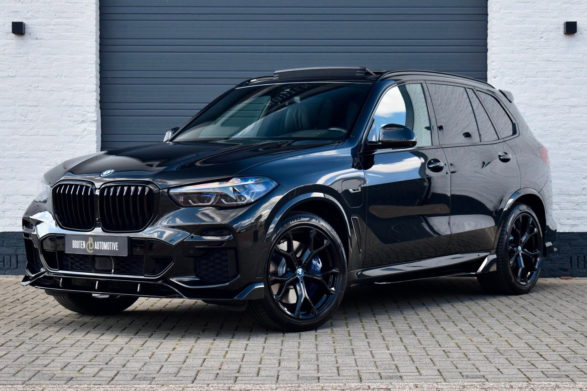 BMW X5 XDrive45e High Executive M-Sport | B&W | Massage | Ae, Auto's, BMW, Dealer onderhouden, Gebruikt, 394 pk, Zwart