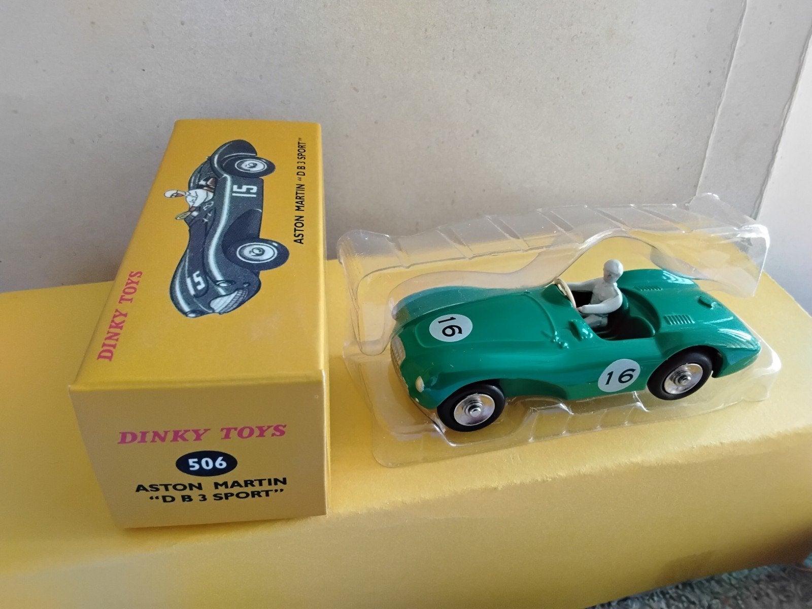 DINKY TOYS ATLAS    ASTON MARTIN " D B 3 SPORT "  NO  506, Ophalen of Verzenden, Auto, Dinky Toys