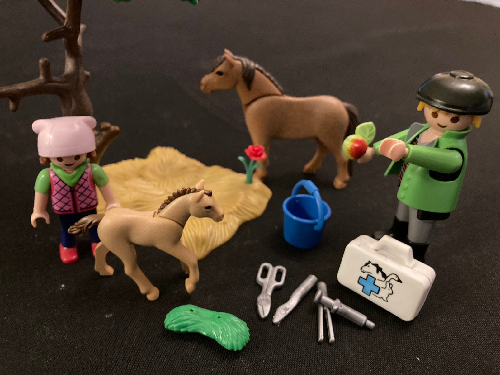 Playmobil dierenarts met paard , veulen 6949, Ophalen of Verzenden, Zo goed als nieuw