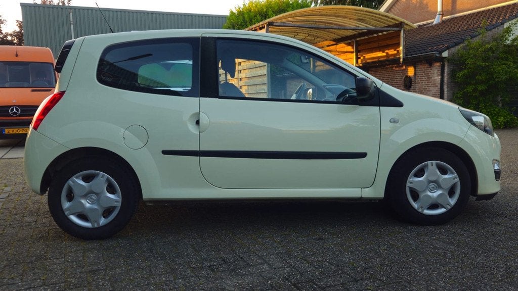 Renault Twingo 1.2 16V Parisienne, Voorwielaandrijving, Gebruikt, Zwart, 4 cilinders