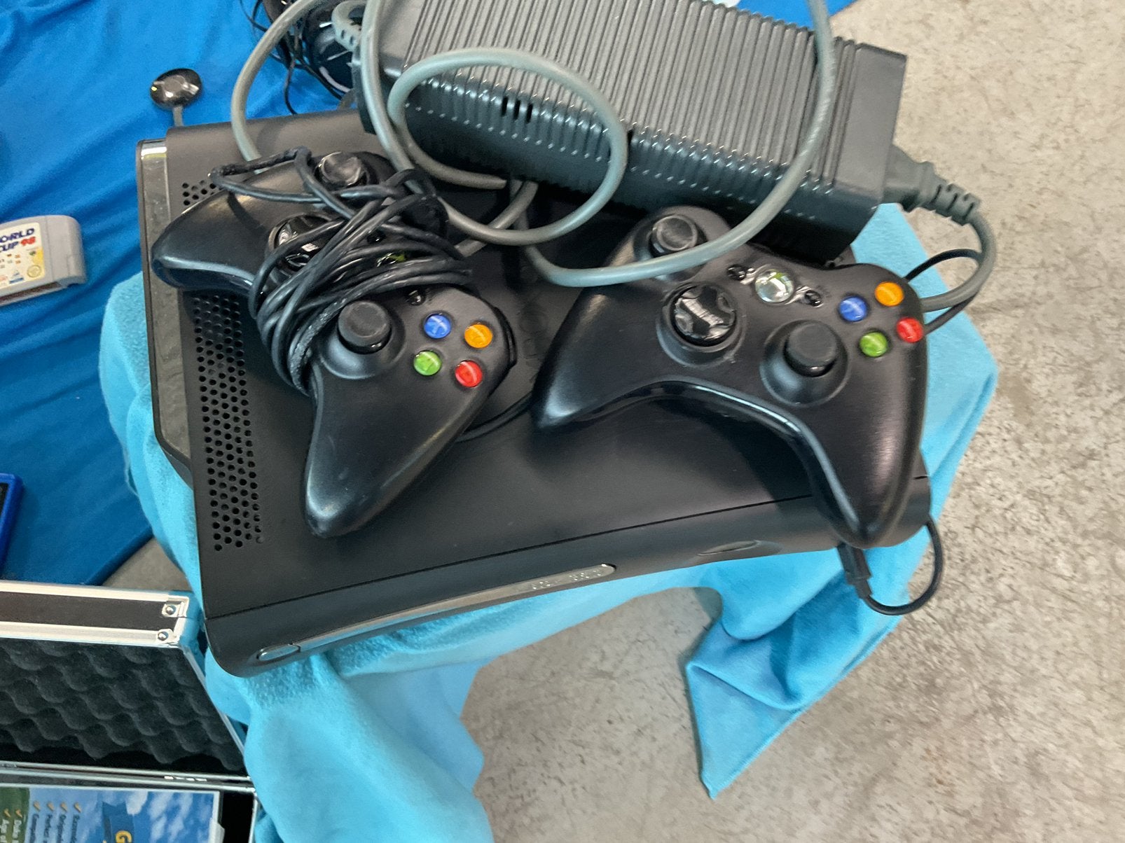 🔥 Goedwerkende en complete XBOX 360 🔥, Spelcomputers en Games, Spelcomputers | Xbox 360, Ophalen of Verzenden, Zo goed als nieuw