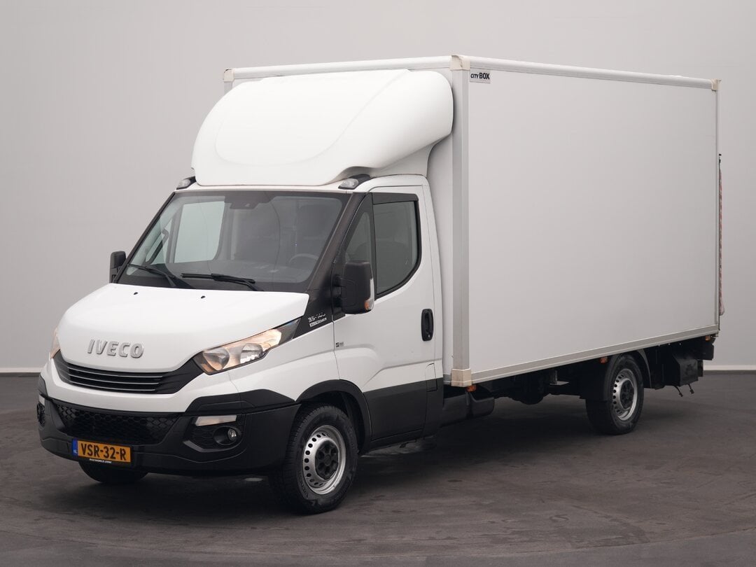 Iveco Daily 35S14 4X2 Gesloten bak Automaat Laadklep Zijdeur, Auto's, Automaat, Gebruikt, Iveco, Wit