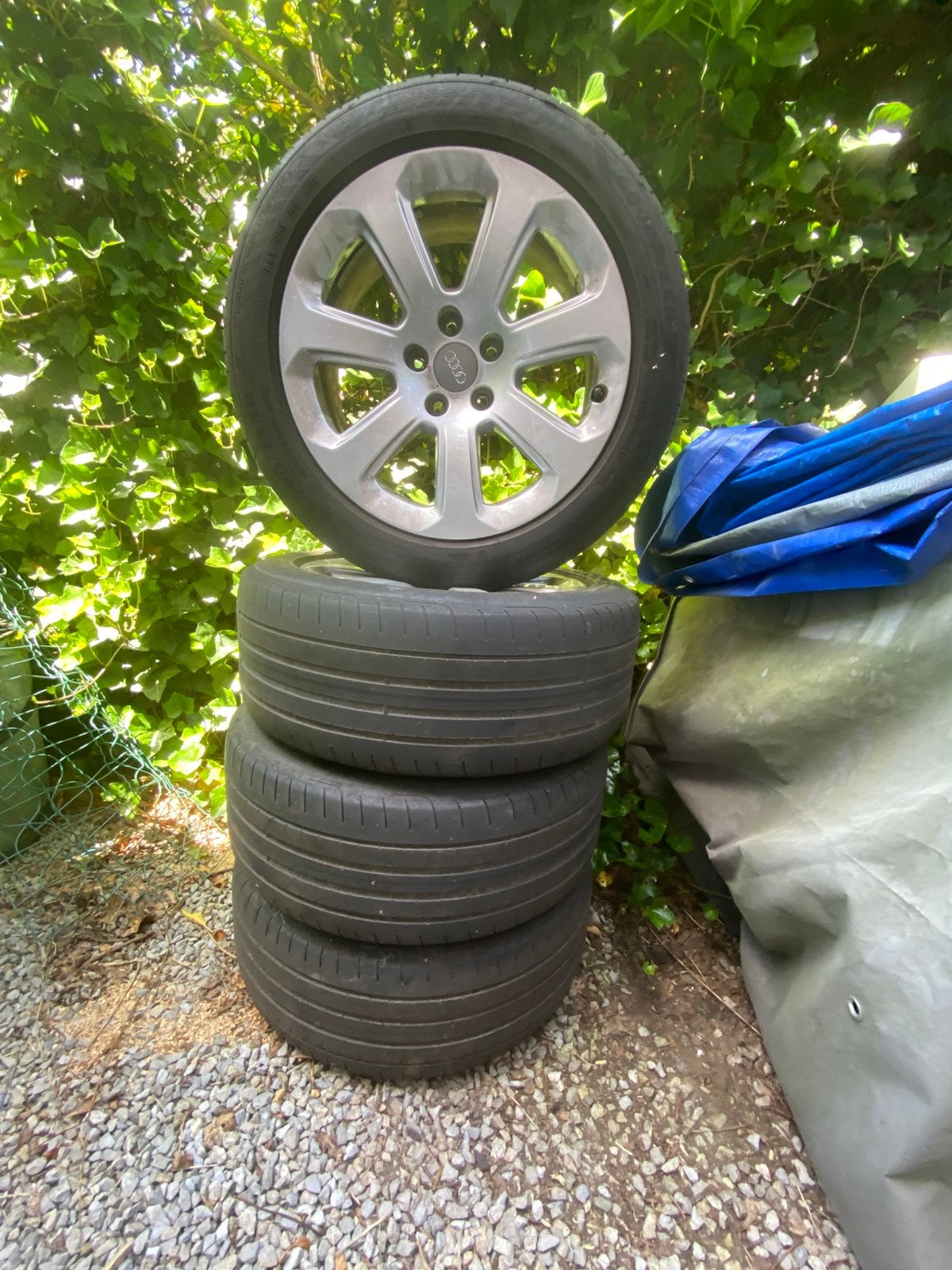 Audi A5 (TFSI) Prima velgen met banden: 225 / 50R17, 19 inch, Ophalen of Verzenden, Band(en), Zomerbanden