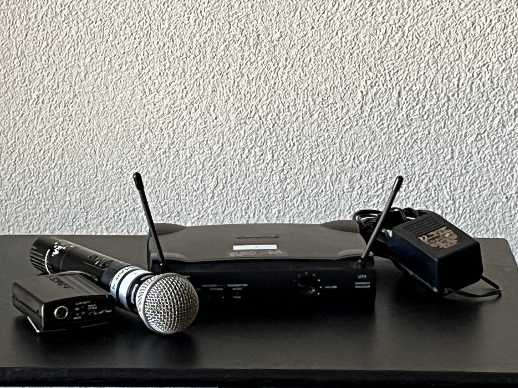 Shure UT4 draadloze microfoon set plus bodypack zender, Ophalen, Gebruikt, Overige typen, Draadloos