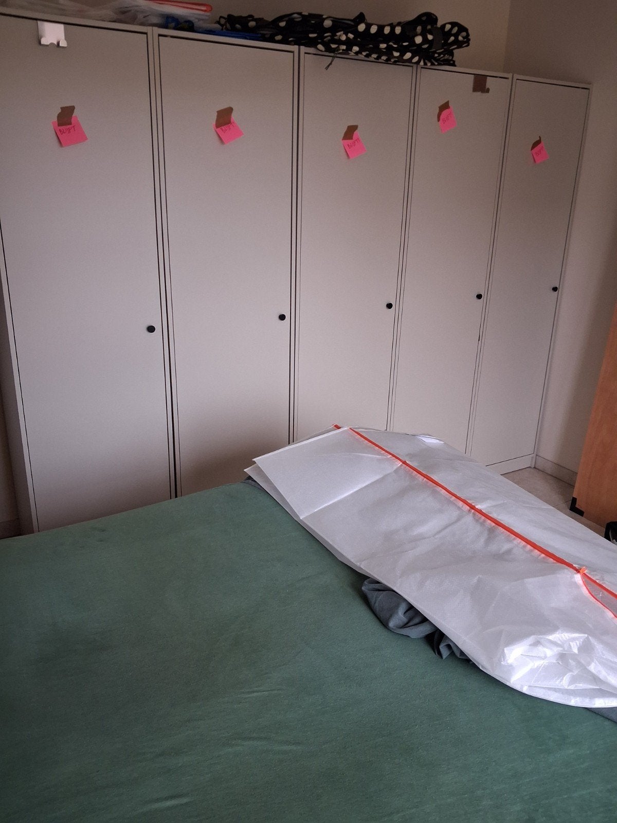 Lichtbeige IKEA GURSKEN kledingkast, Ophalen, Zo goed als nieuw