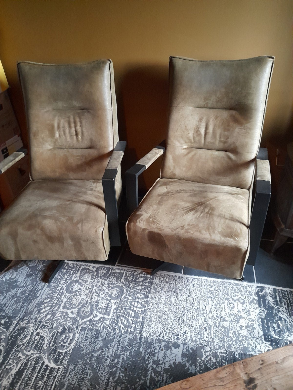 2 draaifauteuils, Ophalen, Zo goed als nieuw