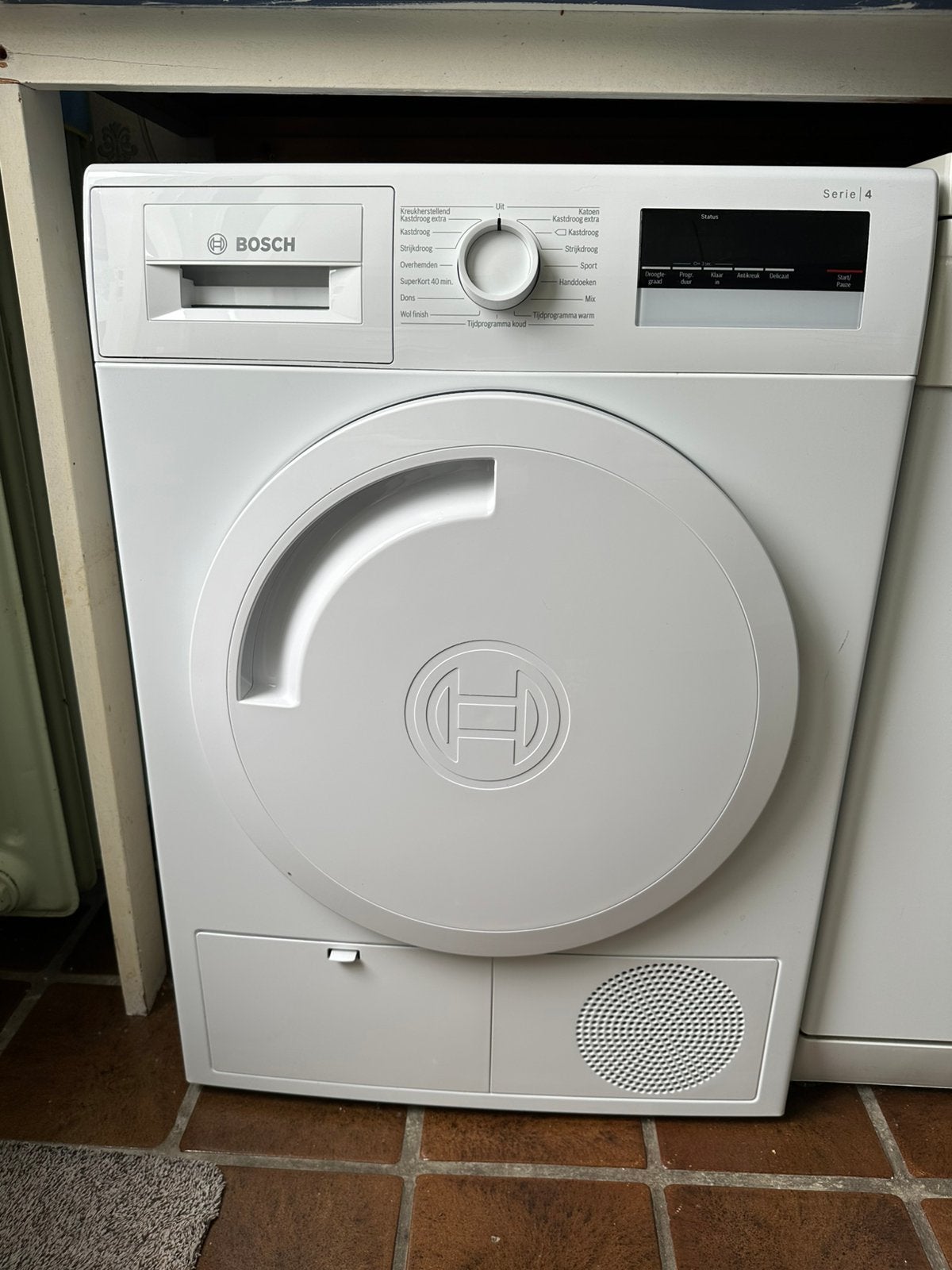 nette Bosch Serie 4 condensdroger, 6 tot 8 kg, Minder dan 85 cm, Ophalen of Verzenden, Zo goed als nieuw