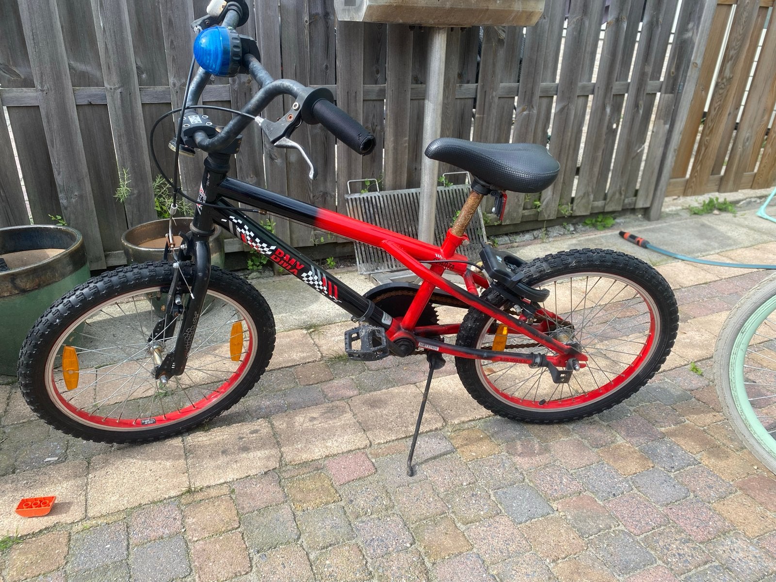 Kinderfiets 20 inch - Zwart/Rood, Fietsen en Brommers, Ophalen of Verzenden, Gebruikt, Velgrem, 20 inch of meer