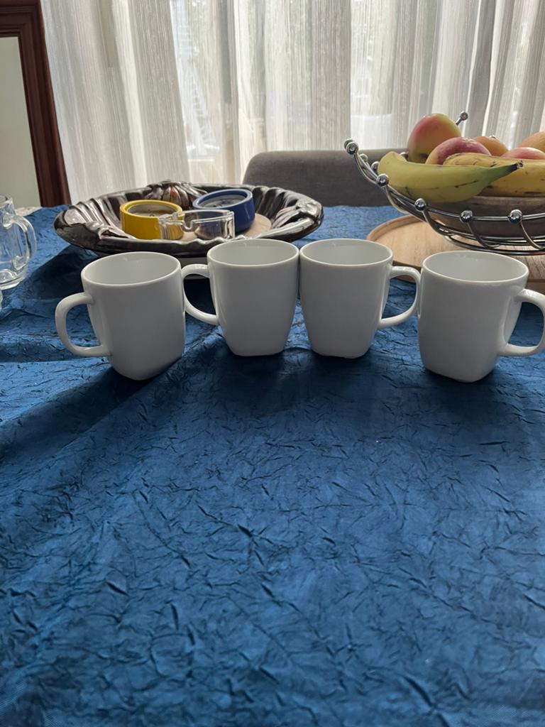 4 koffie kopjes, Ophalen of Verzenden, Overige stijlen, Kop(pen) en/of Schotel(s)