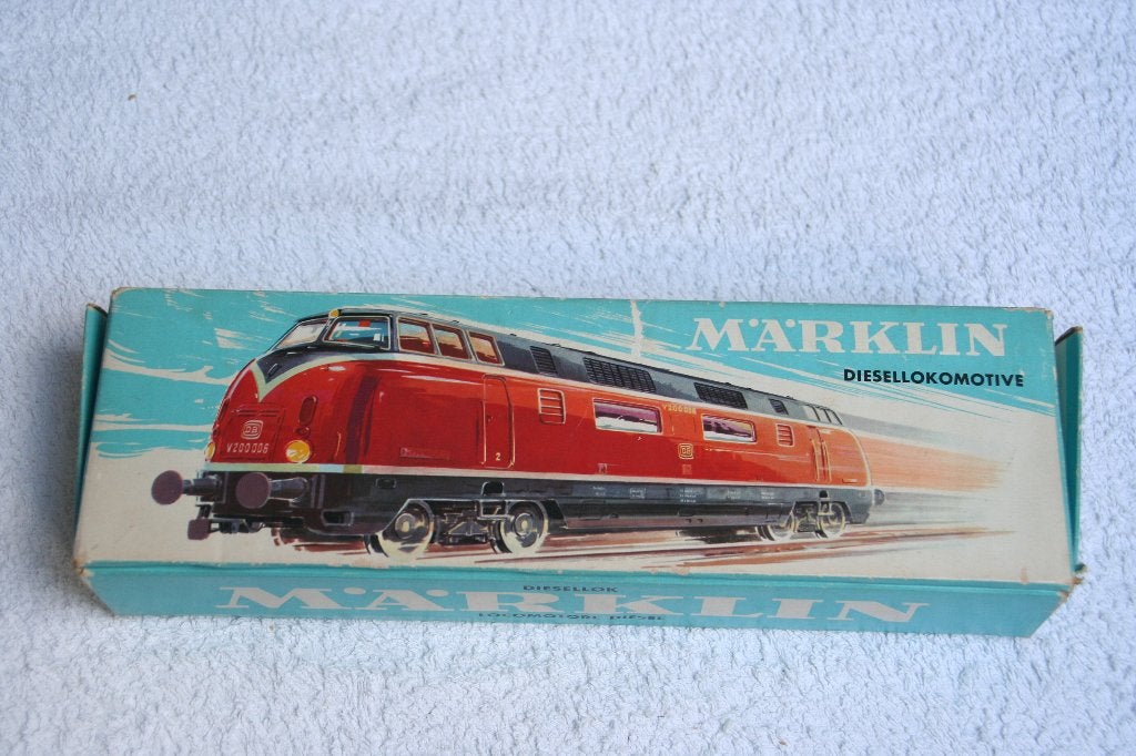Märklin 3021 H0 Diesellocomotief V200 van de DB (2), Hobby en Vrije tijd, Wisselstroom, Locomotief, Ophalen of Verzenden, Zo goed als nieuw