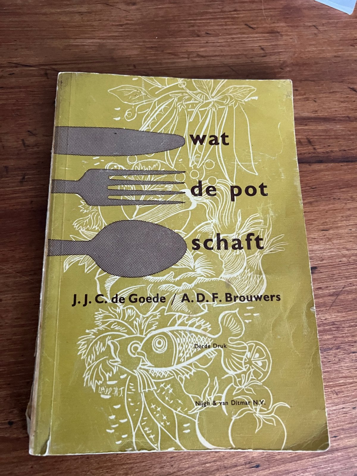 Wat de pot schaft - Klassiek kookboek J.J.C. de Goede, Boeken, Ophalen of Verzenden, Gelezen, Nederland en België, Hoofdgerechten