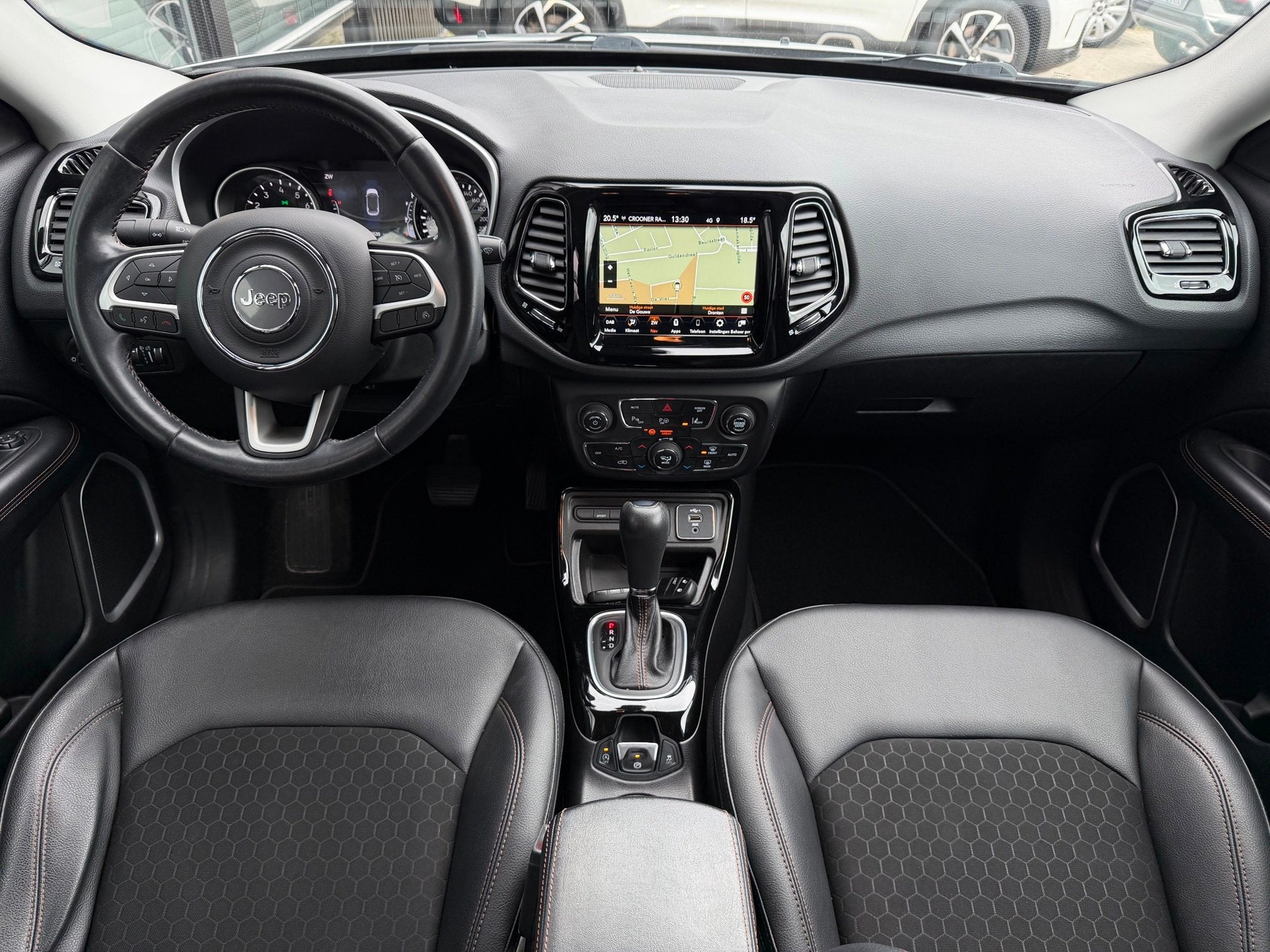 Jeep Compass 1.3T Limited DDCT Aut Full Option ACC 1750KG Tr, Auto's, Jeep, Dealer onderhouden, Zwart, 4 cilinders, 150 pk