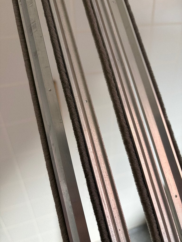 Aluminium tochtborstels (4 stuks van 3 meter), Doe-het-zelf en Verbouw, Kozijnen en Schuifpuien, Ophalen, Minder dan 75 cm, Deurkozijn
