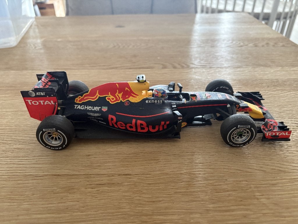 Max Verstappen Formule 1 Auto - Model Spark - Schaal 1:18, Hobby en Vrije tijd, Ophalen, Gebruikt, Auto, Overige merken