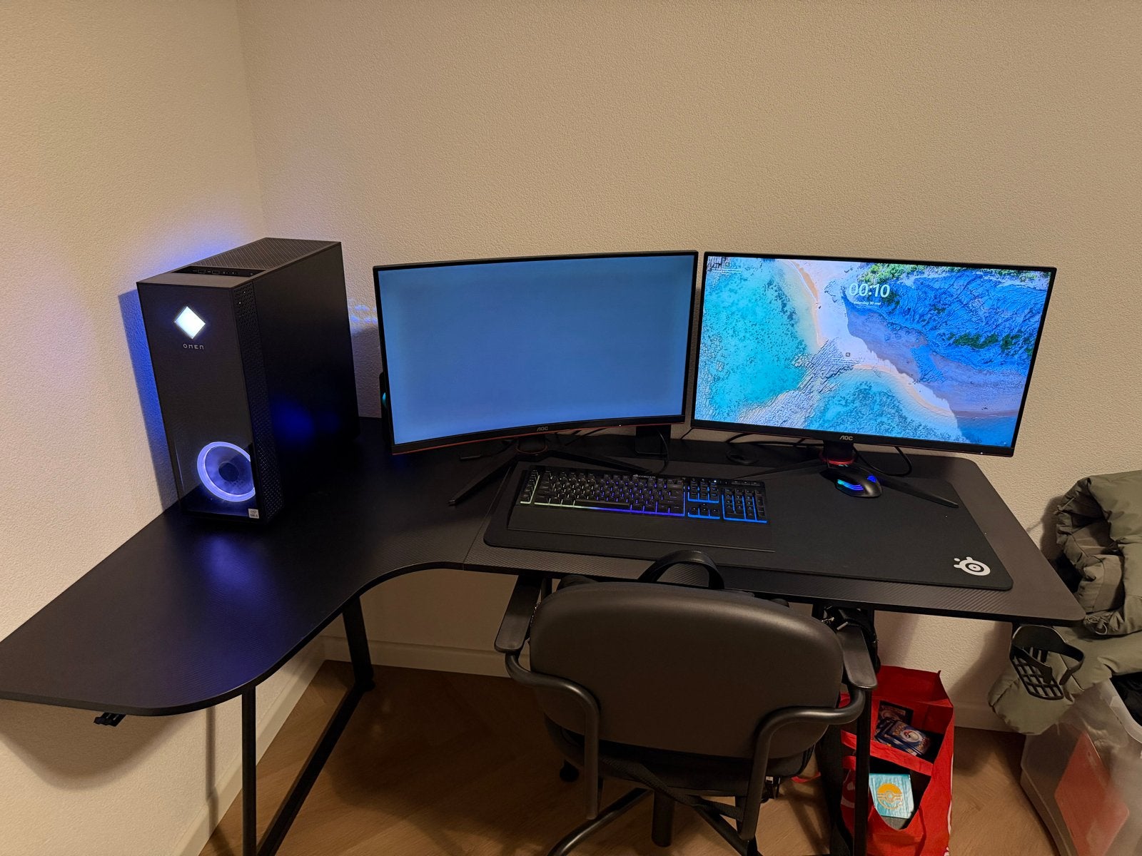 Complete Gaming Setup: HP OMEN Desktop, AOC monitoren bureau, Computers en Software, Desktop Pc's, Zo goed als nieuw, SSD, 32 GB
