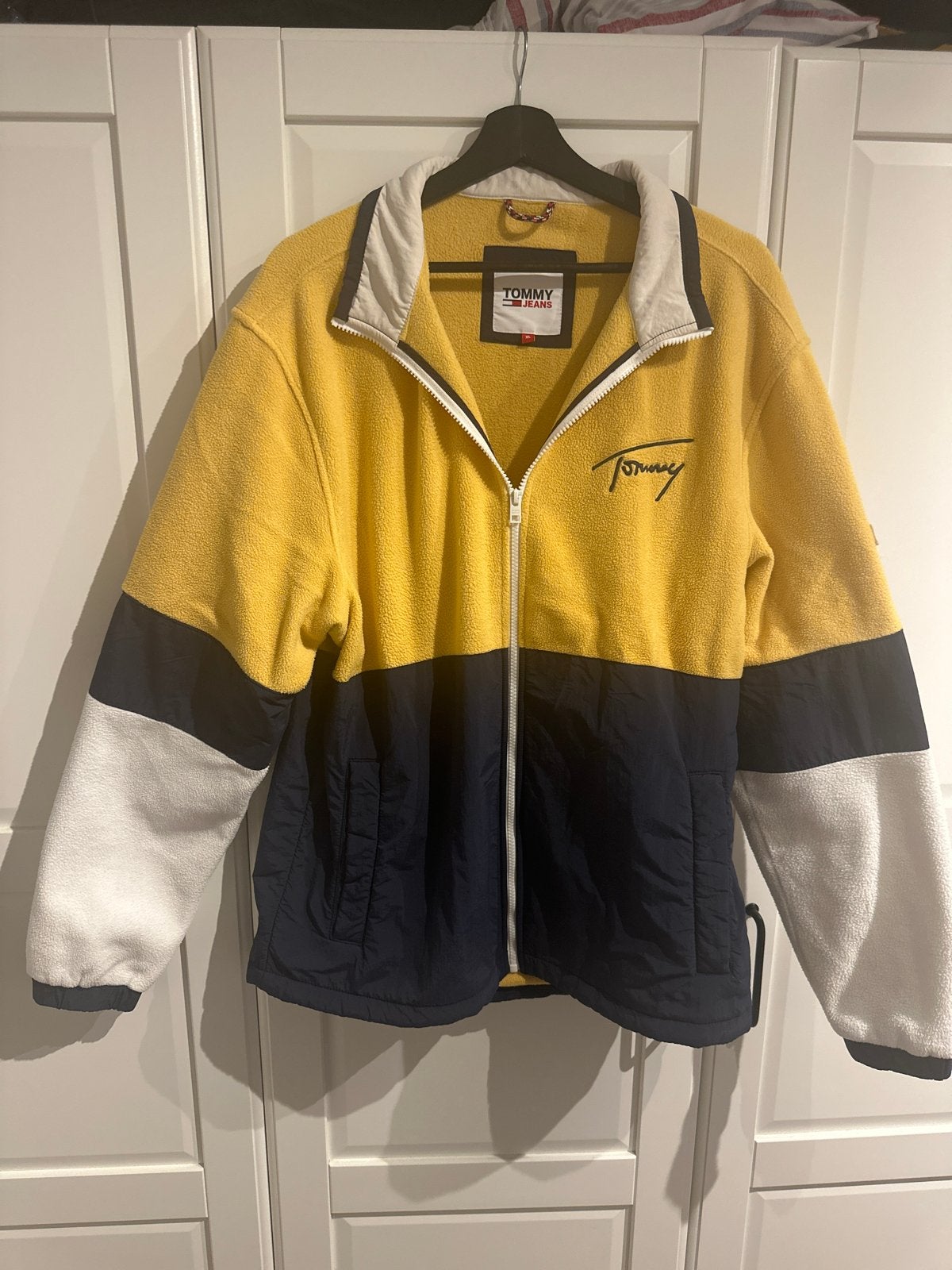 Tommy Jeans fleecejack XL - Geel, Blauw, Wit, Ophalen of Verzenden, Zo goed als nieuw, Maat 56/58 (XL), Meerkleurig