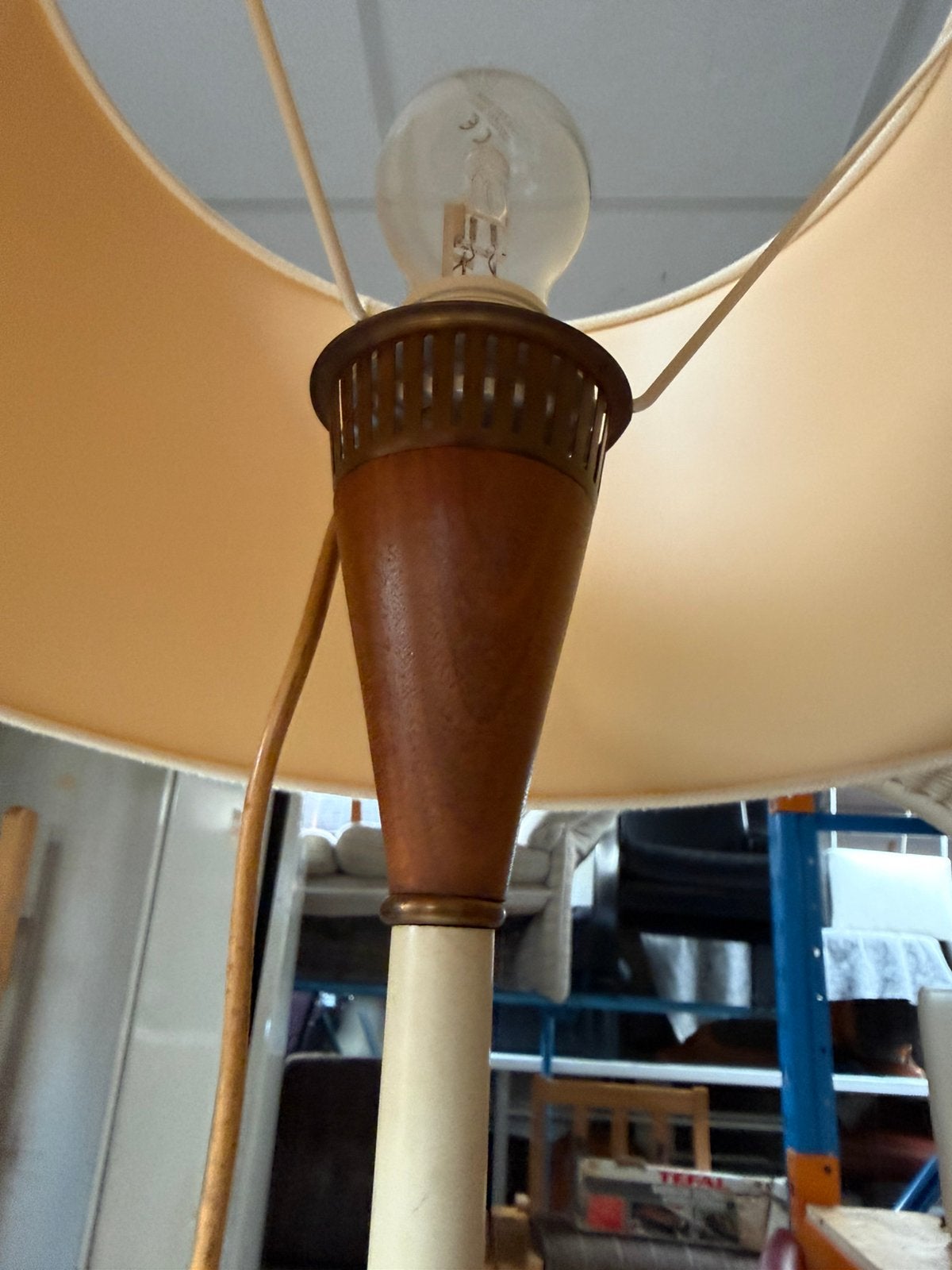 Vintage vloerlamp. Messing metaal hout gietijzer, Ophalen, Zo goed als nieuw, Metaal, 150 tot 200 cm