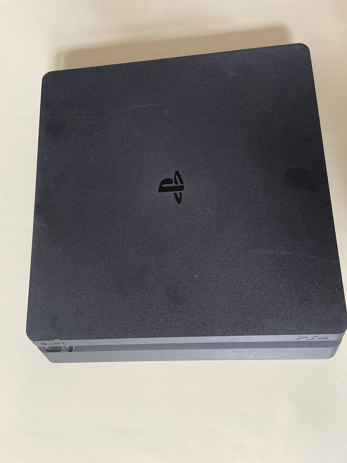 Sony PlayStation 4 Slim CUH-2016B (1TB) met 2 controllers, Spelcomputers en Games, Met 2 controllers, Ophalen of Verzenden, 1 TB