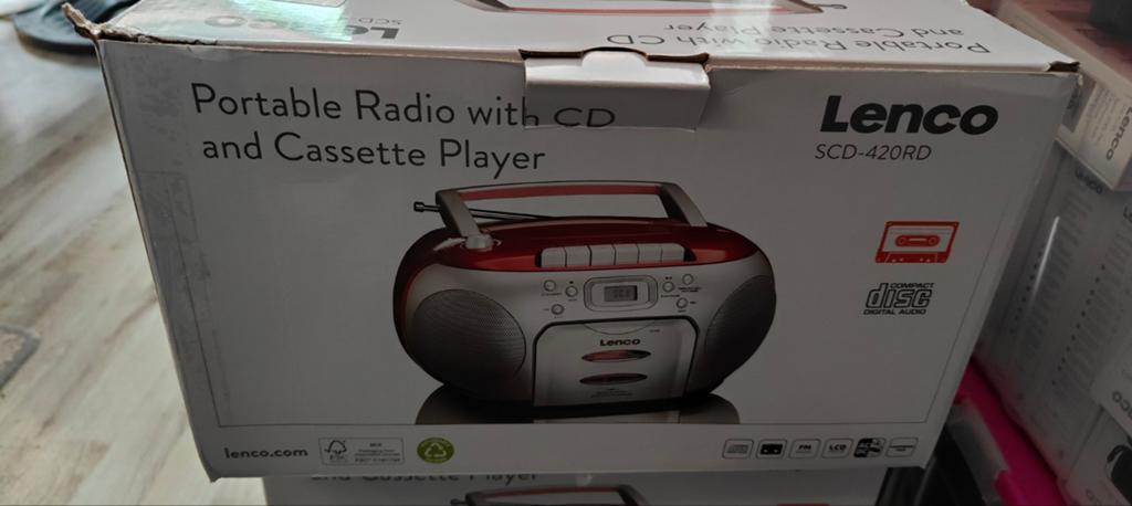 Lenco SCD-420RD Draagbare Radio met CD en Cassettespeler, Ophalen of Verzenden, Nieuw, Radio, Met cd-speler