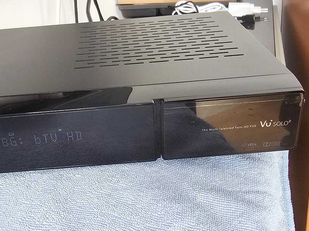 VU+ Solo2 - De ontvanger is voorzien van vele extra's!!!, Ophalen of Verzenden, Zo goed als nieuw, Decoder