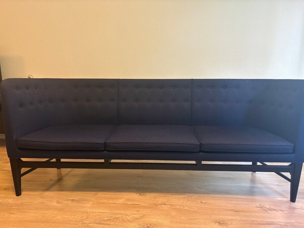 Navy Blue Tufted 3-Seater Sofa — €300 (or best offer), Huis en Inrichting, Banken | Bankstellen, Ophalen, Minder dan 75 cm, Driepersoons