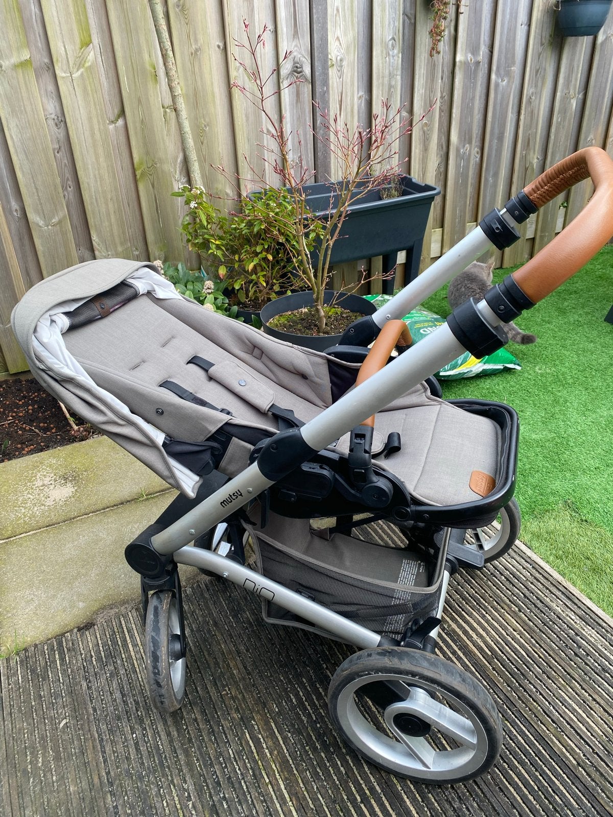 Mutsy Nio combiwagen met reiswieg en accessoires, Ophalen, Gebruikt, Combiwagen, Met reiswieg