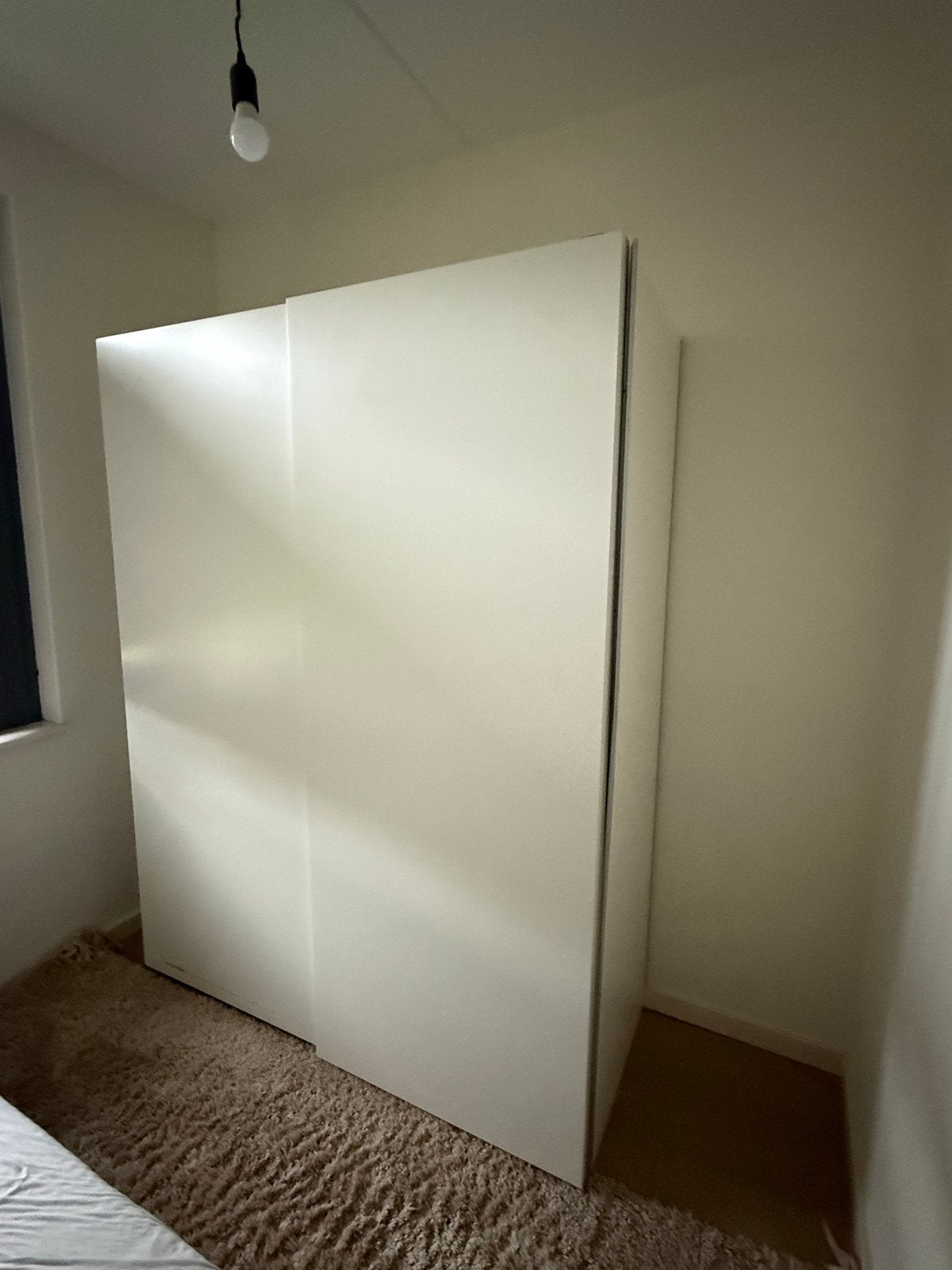 İkea kledingkast met schuifdeuren en planken, Ophalen, Met plank(en), Gebruikt, 100 tot 150 cm