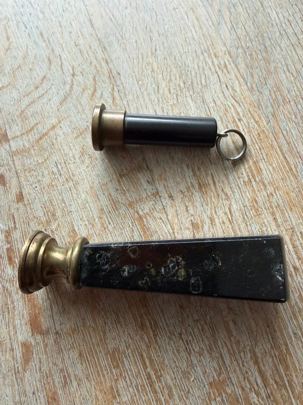 2 oude lakstempels, Ophalen of Verzenden