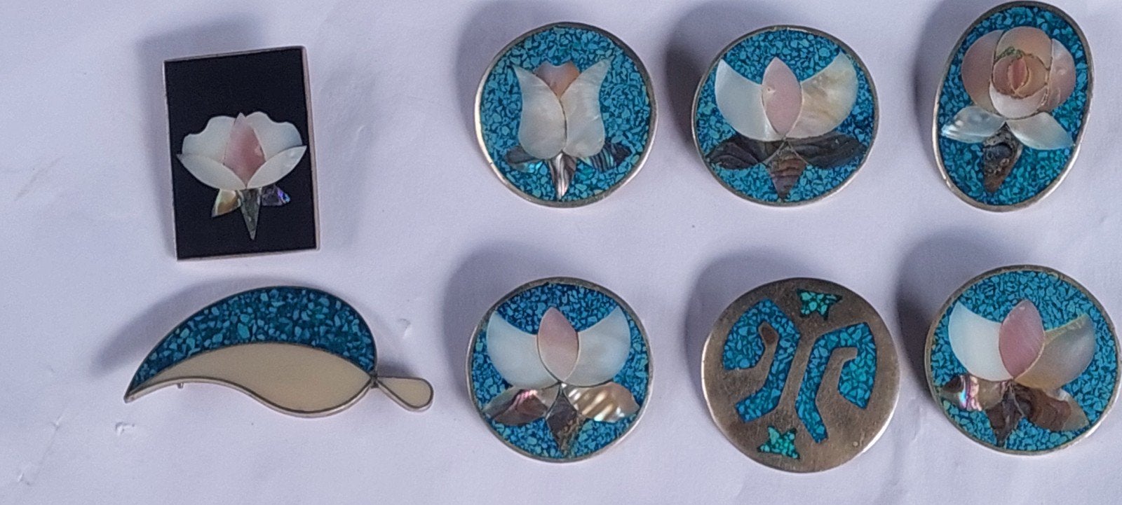 Set van 8 Vintage Broches/hanger met Turkoois en Parelmoer I, Sieraden, Tassen en Uiterlijk, Broches, 4 tot 7 cm, Gebruikt, Blauw