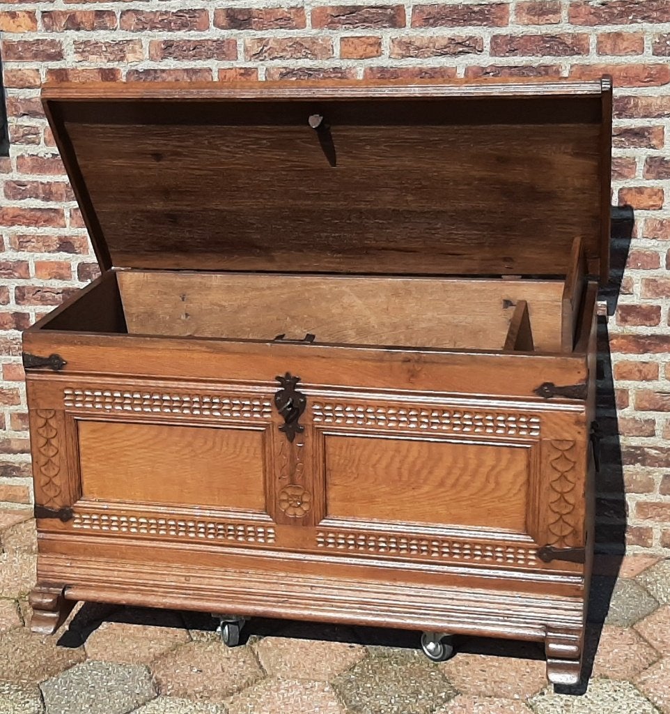 Antieke (1769) eiken dekenkist, reiskoffer, scheepskist, Huis en Inrichting, Woonaccessoires | Kisten, Ophalen, 50 – 75, Gebruikt