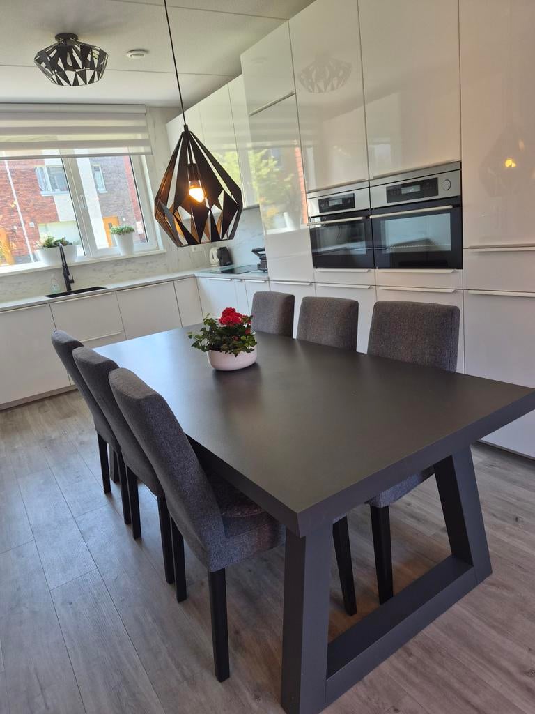 Eettafel  van Wehkamp met 6 Ikea stoelen te koop, Huis en Inrichting, Tafels | Eettafels, Overige materialen, Zo goed als nieuw