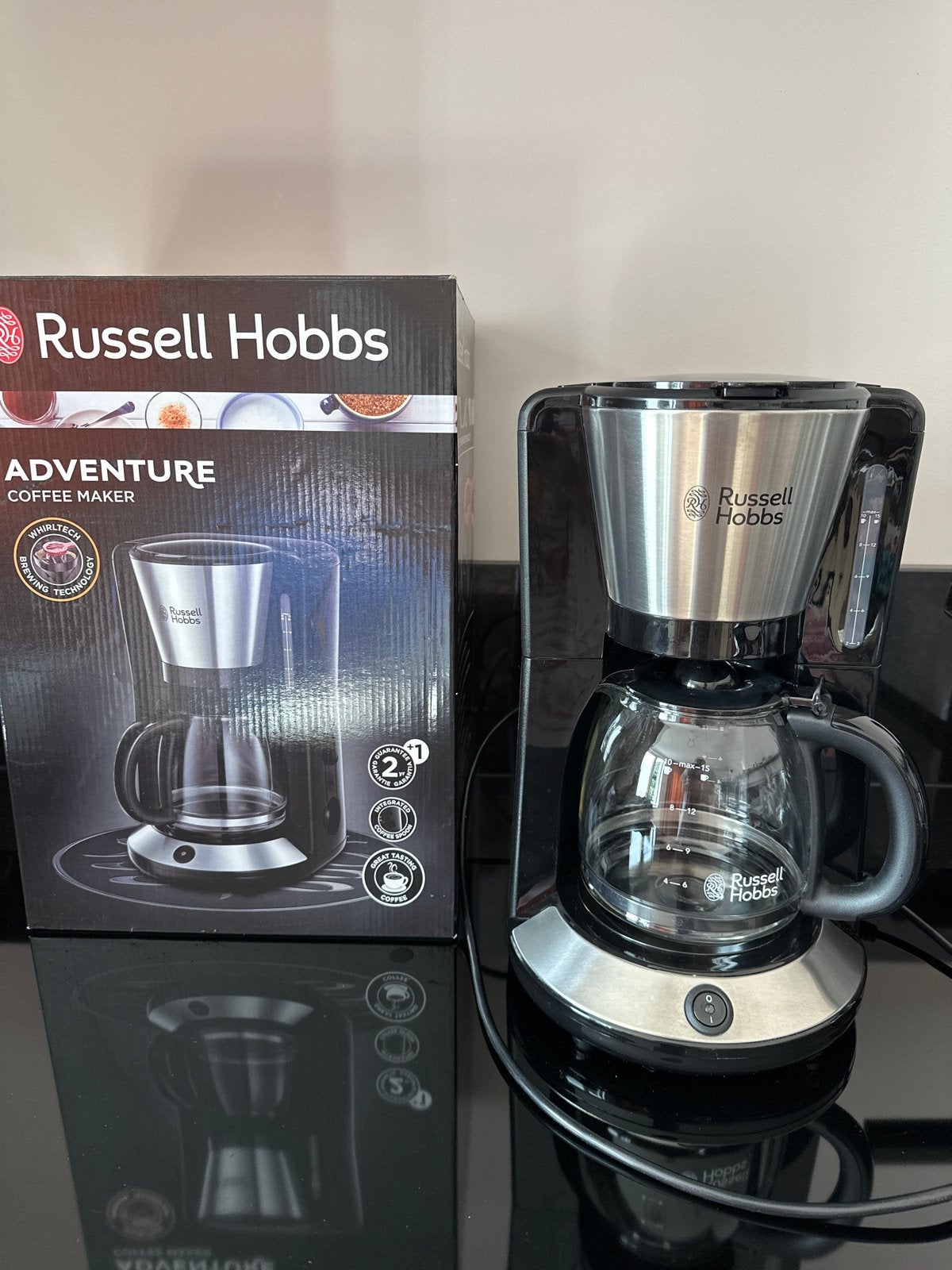 Russell Hobbs Adventure Koffiezetapparaat NIEUW!, Witgoed en Apparatuur, Ophalen, 10 kopjes of meer, Koffiemachine, Gemalen koffie
