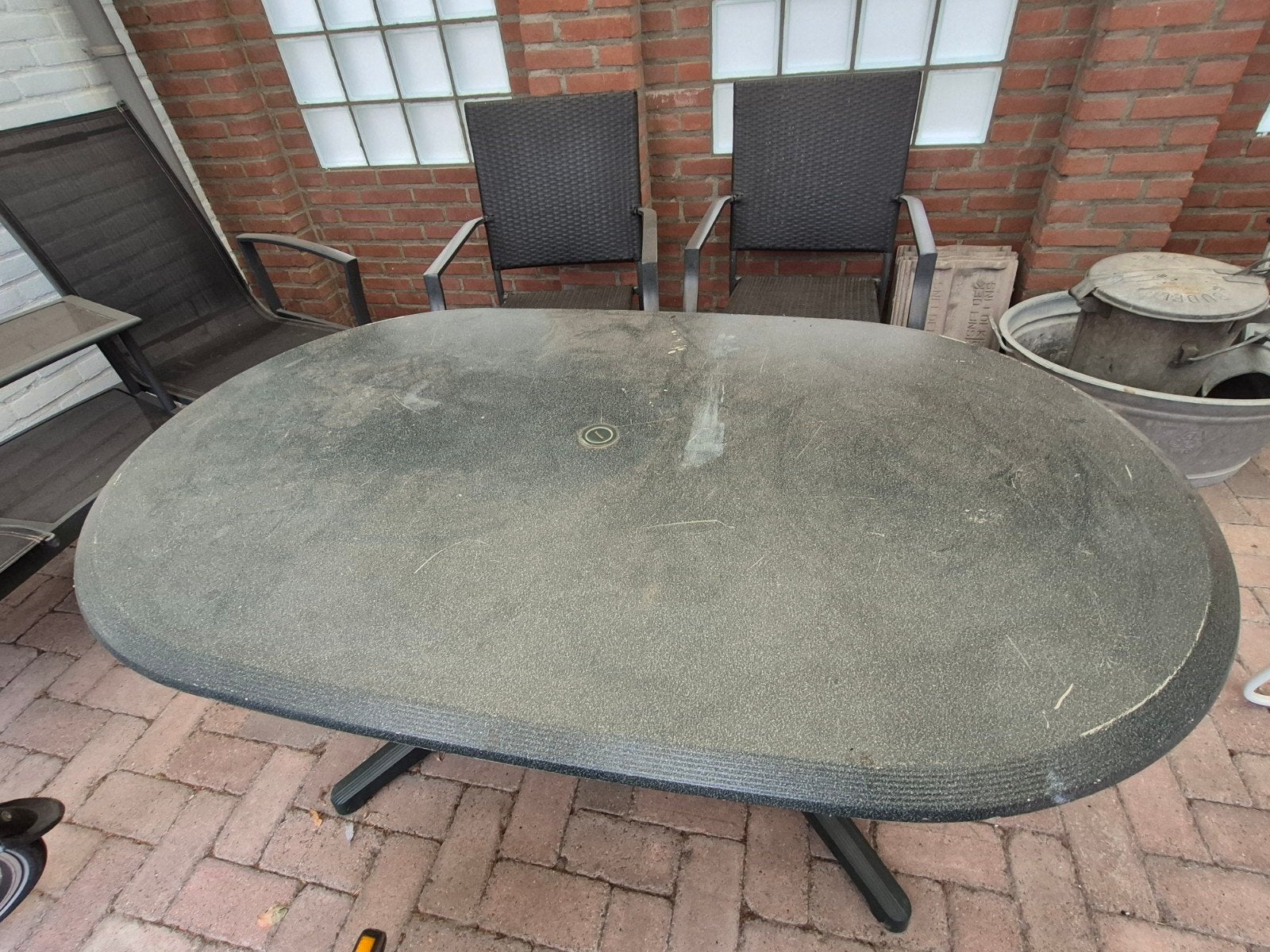 tuintafel met 2 stoelen, Tuin en Terras, Ophalen, Gebruikt, Ovaal, Plastic