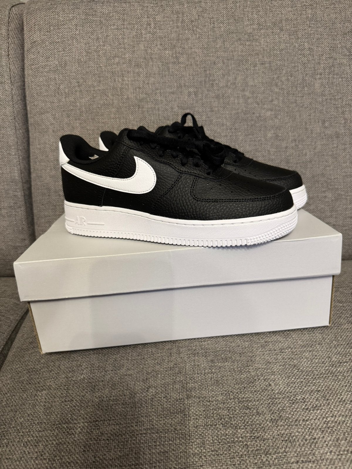 Nike Air Force 1 '07 Black/White – Maat 41 – Nieuw (DS), Zwart, Nieuw, Ophalen of Verzenden, Sneakers of Gympen
