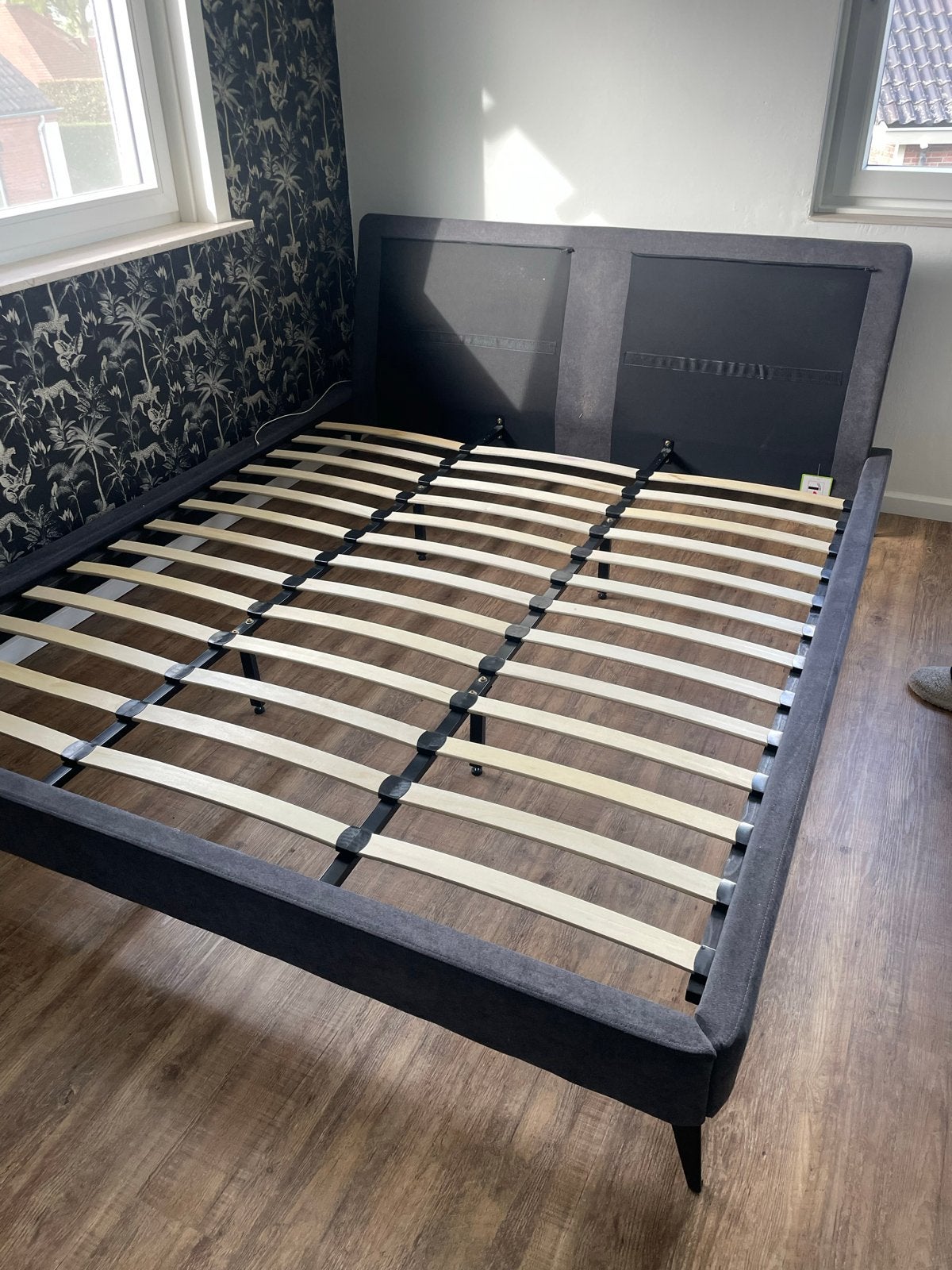 Bedframe 180x200 cm - Grijs stof, Huis en Inrichting, Ophalen, Gebruikt, Tweepersoons, 180 cm