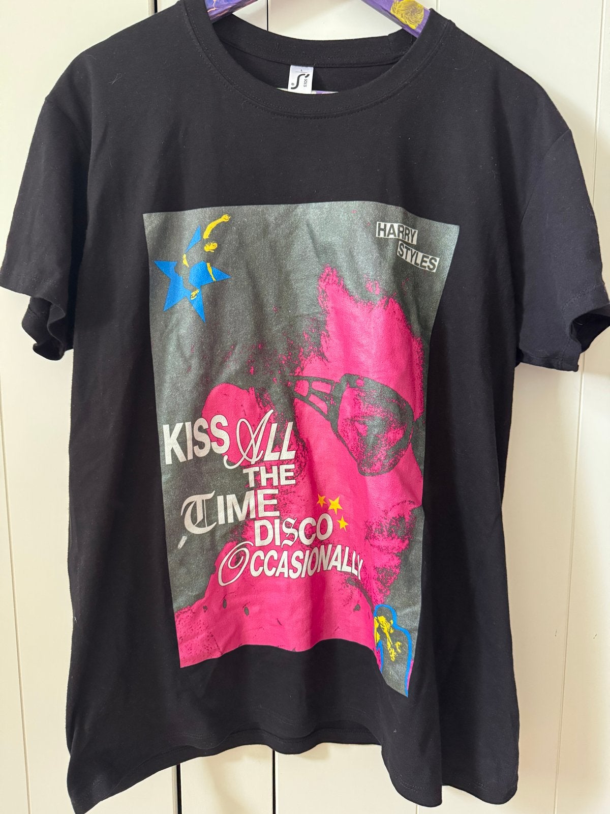 Harry Styles 'Kiss All The Time Disco Occasionally' T-shirt, Zwart, Maat 42/44 (L), Ophalen of Verzenden, Zo goed als nieuw
