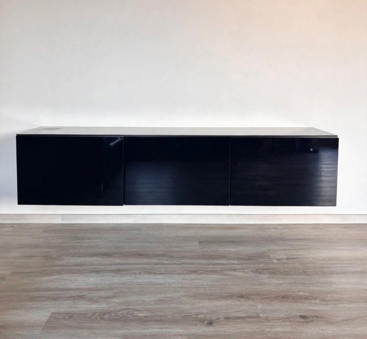 IKEA Hooglands TV-kast - Zwevend Zwart Design, Ophalen, 150 tot 200 cm, Zo goed als nieuw, Minder dan 100 cm