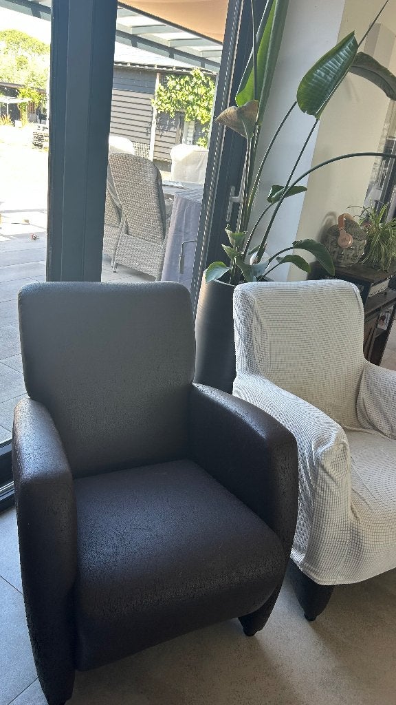 2 leren kuipstoelen, Ophalen, Gebruikt, 50 tot 75 cm, Leer