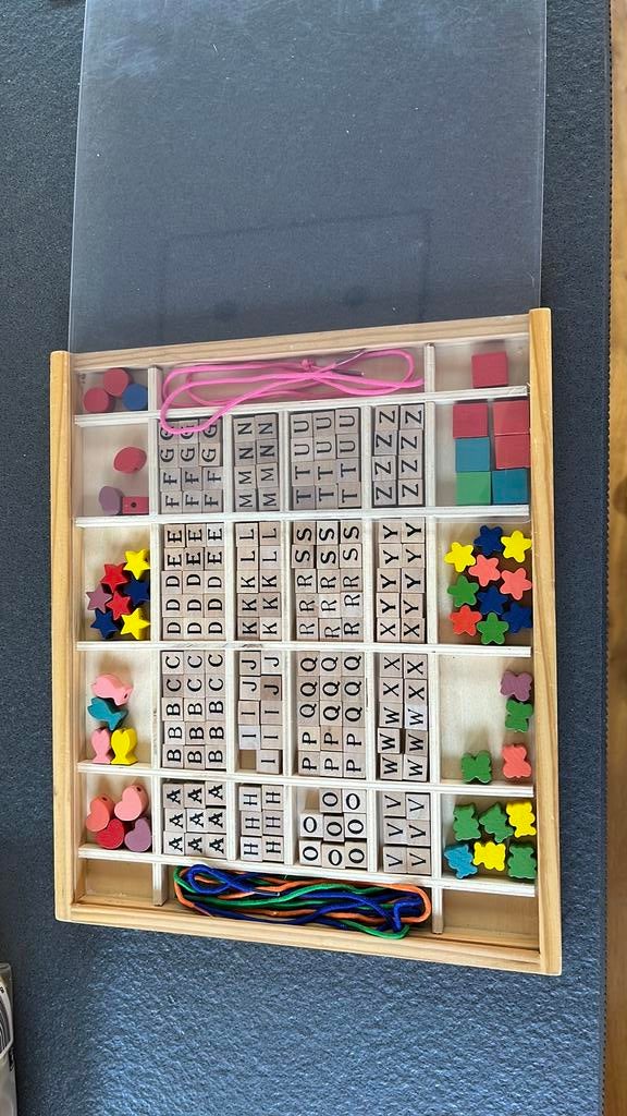 Letter/ rijgdoos, Kinderen en Baby's, Speelgoed | Kinderpuzzels, Ophalen, Meer dan 50 stukjes, Zo goed als nieuw