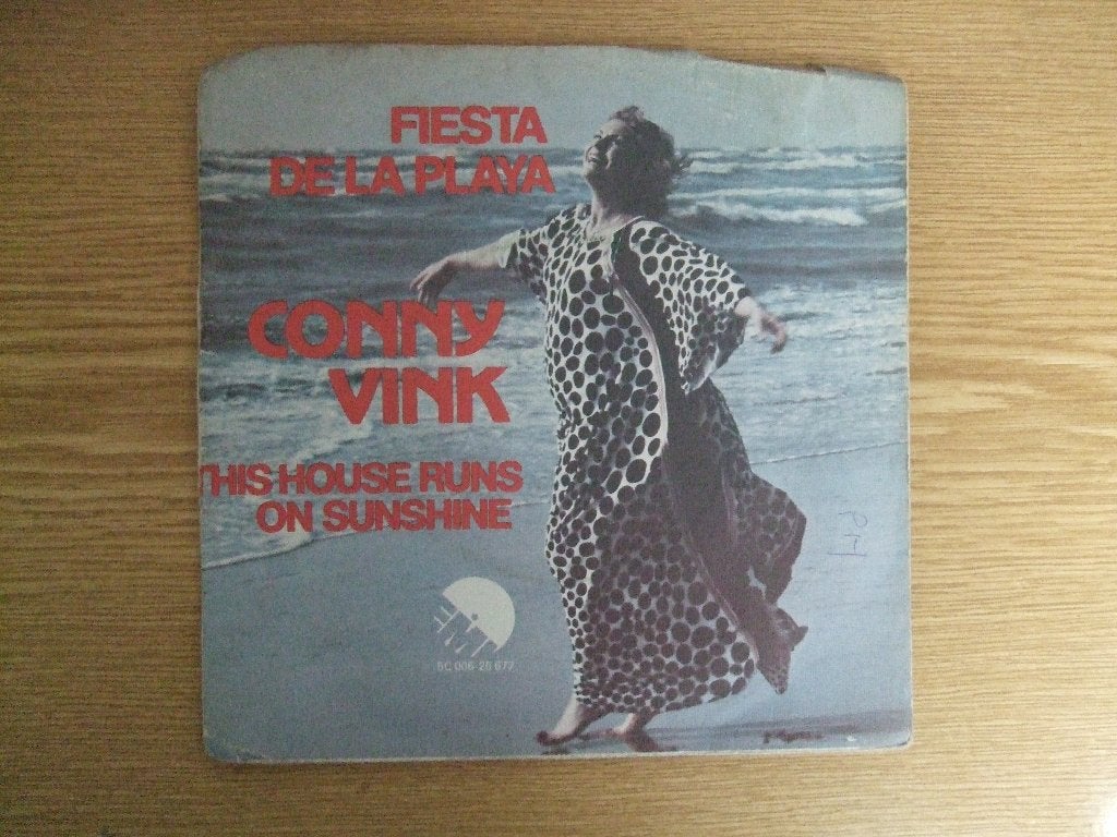 CONNY VINK    FIESTA DE LA PLAYA / THIS HOUSE RUNS ON SUNSHI, 7 inch, Ophalen of Verzenden, Zo goed als nieuw, Pop