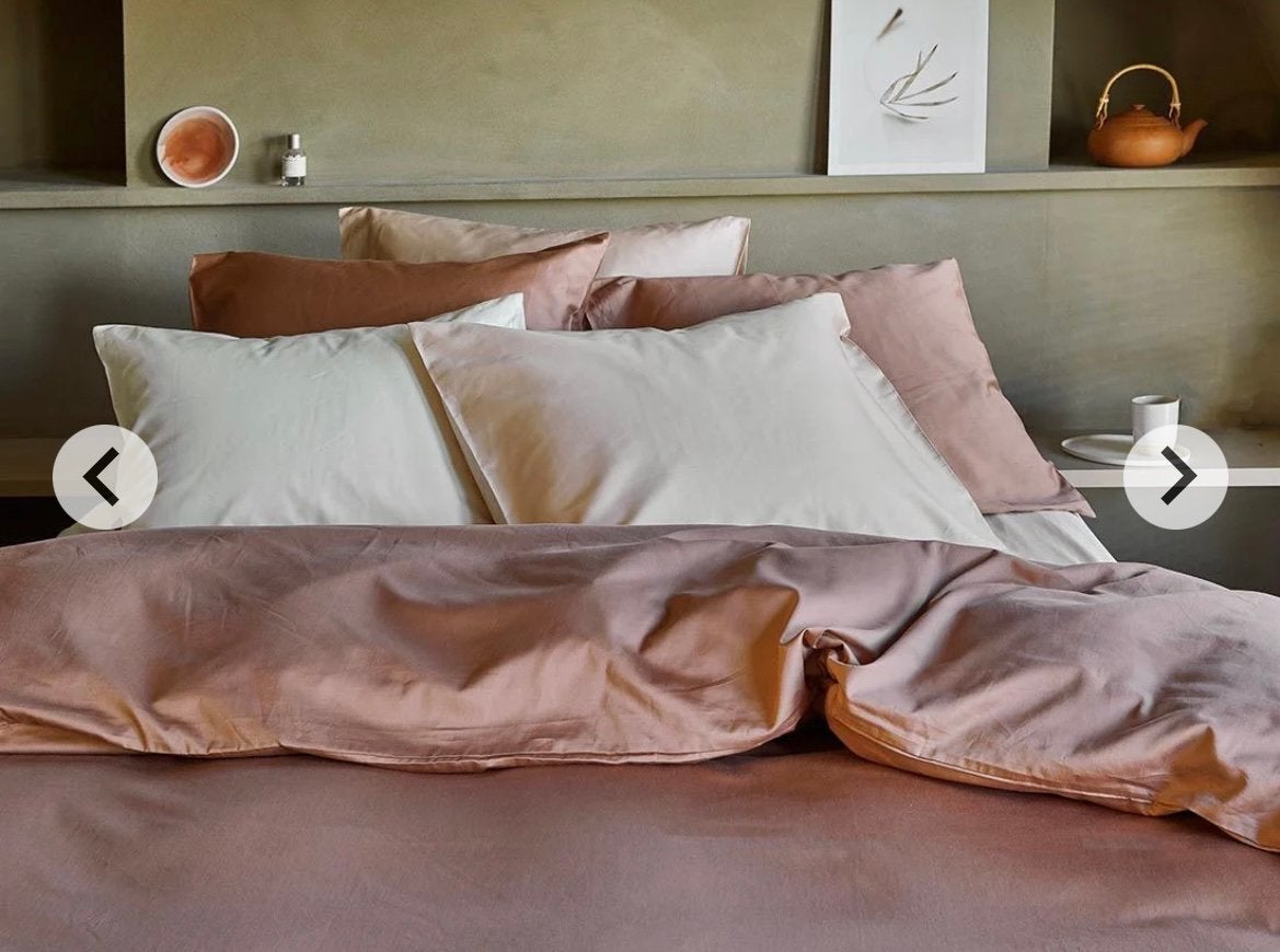 Yumeko dekbedovertrek katoensatijn blush rose, Huis en Inrichting, Slaapkamer | Beddengoed, Ophalen, Zo goed als nieuw, Tweepersoons