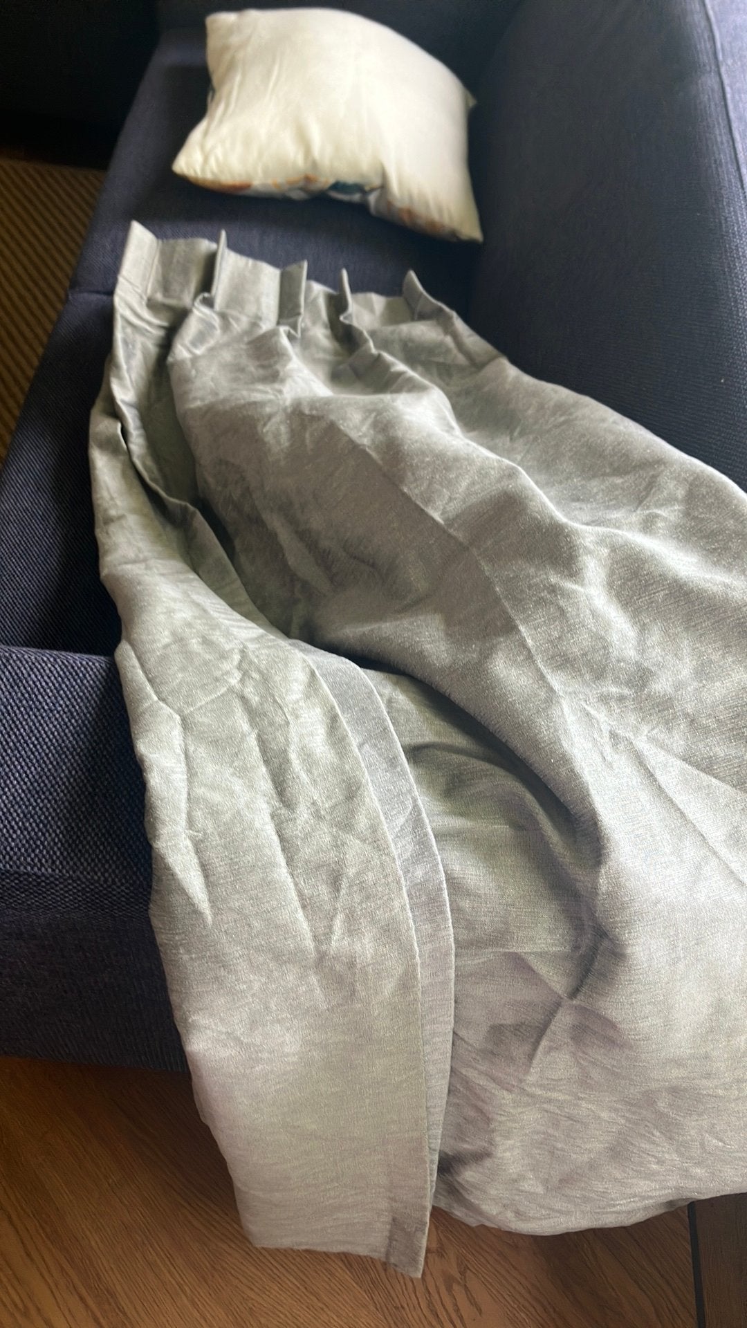 Gratis gordijen 1.50 x 1.60 meter, Ophalen, Gebruikt, Grijs