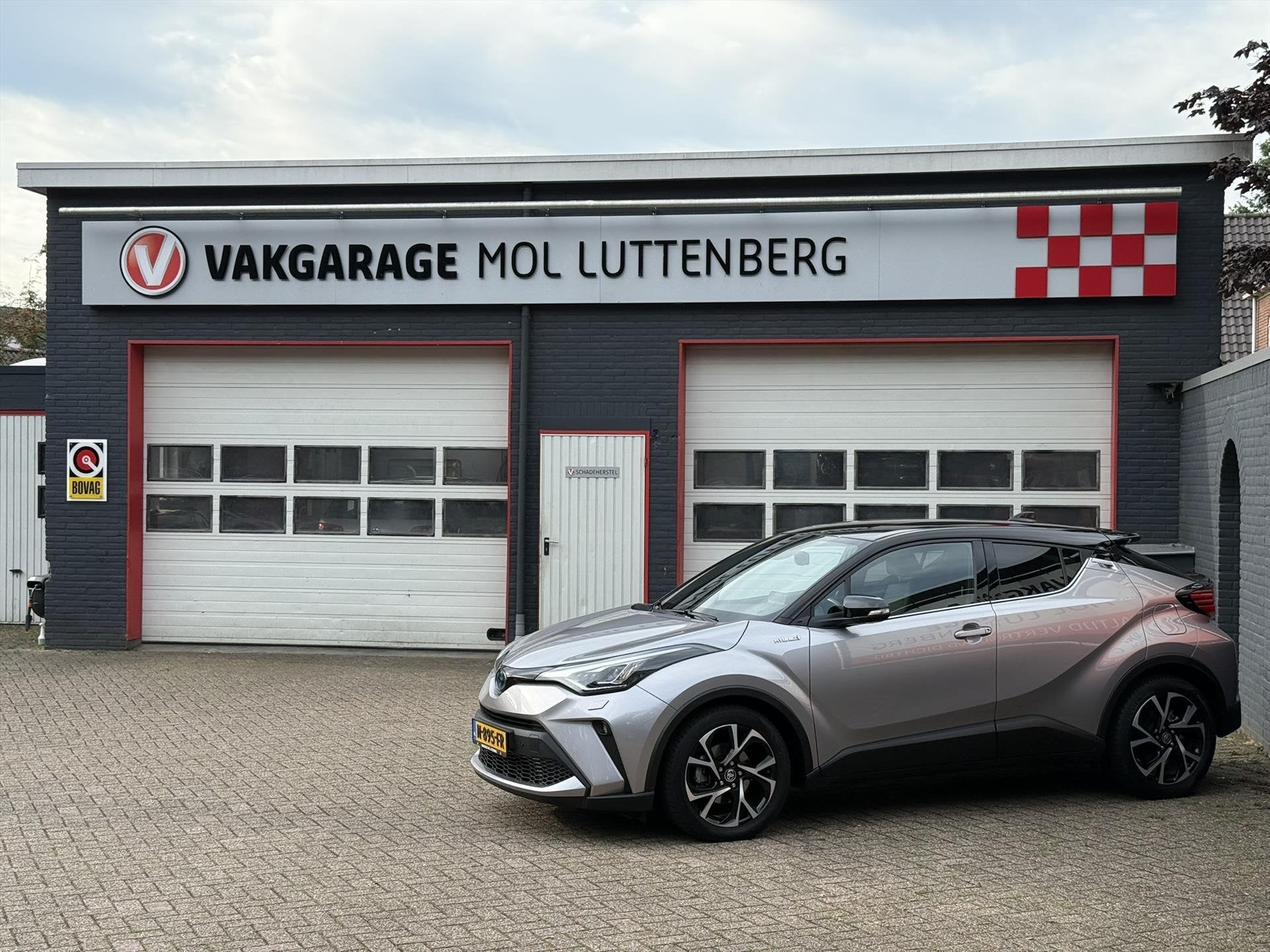 TOYOTA C-Hr 1.8 Hybrid 122pk CVT Bi-Tone, TREKHAAK, STOELVER, Auto's, Stof, 4 cilinders, 98 pk, Hybride Elektrisch/Benzine