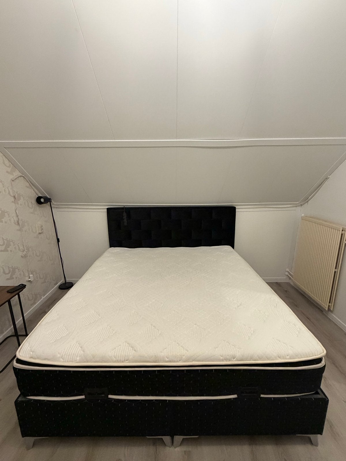 Tweepersoons boxspring met matras en hoofdbord, Huis en Inrichting, Gebruikt, Zwart, Tweepersoons, Ophalen of Verzenden