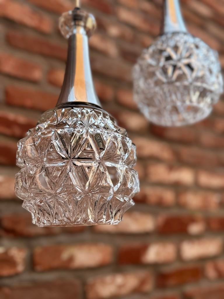 Set van 2 vintage hanglampen – geslepen kristal & chroom, Ophalen of Verzenden, Gebruikt