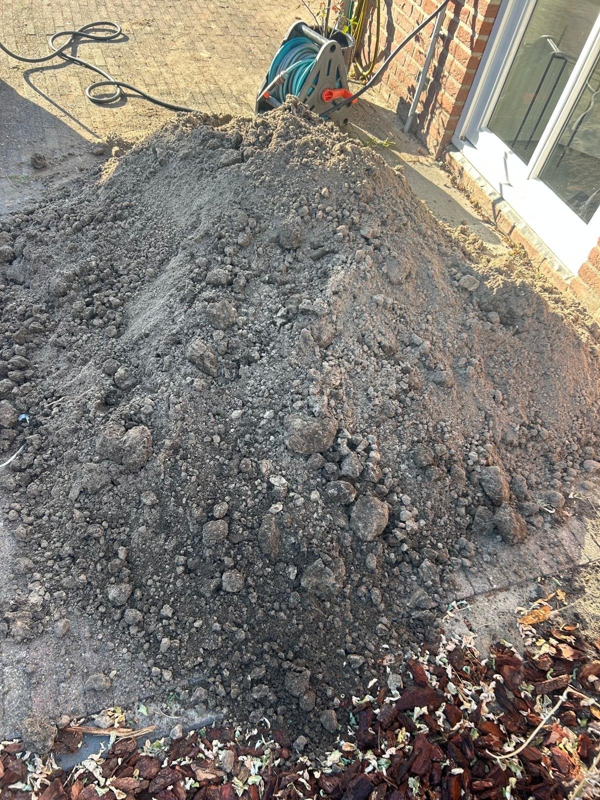 Gratis af te halen: Grond voor tuin of ophoogwerk, Ophalen, Gebruikt, Ophoogzand