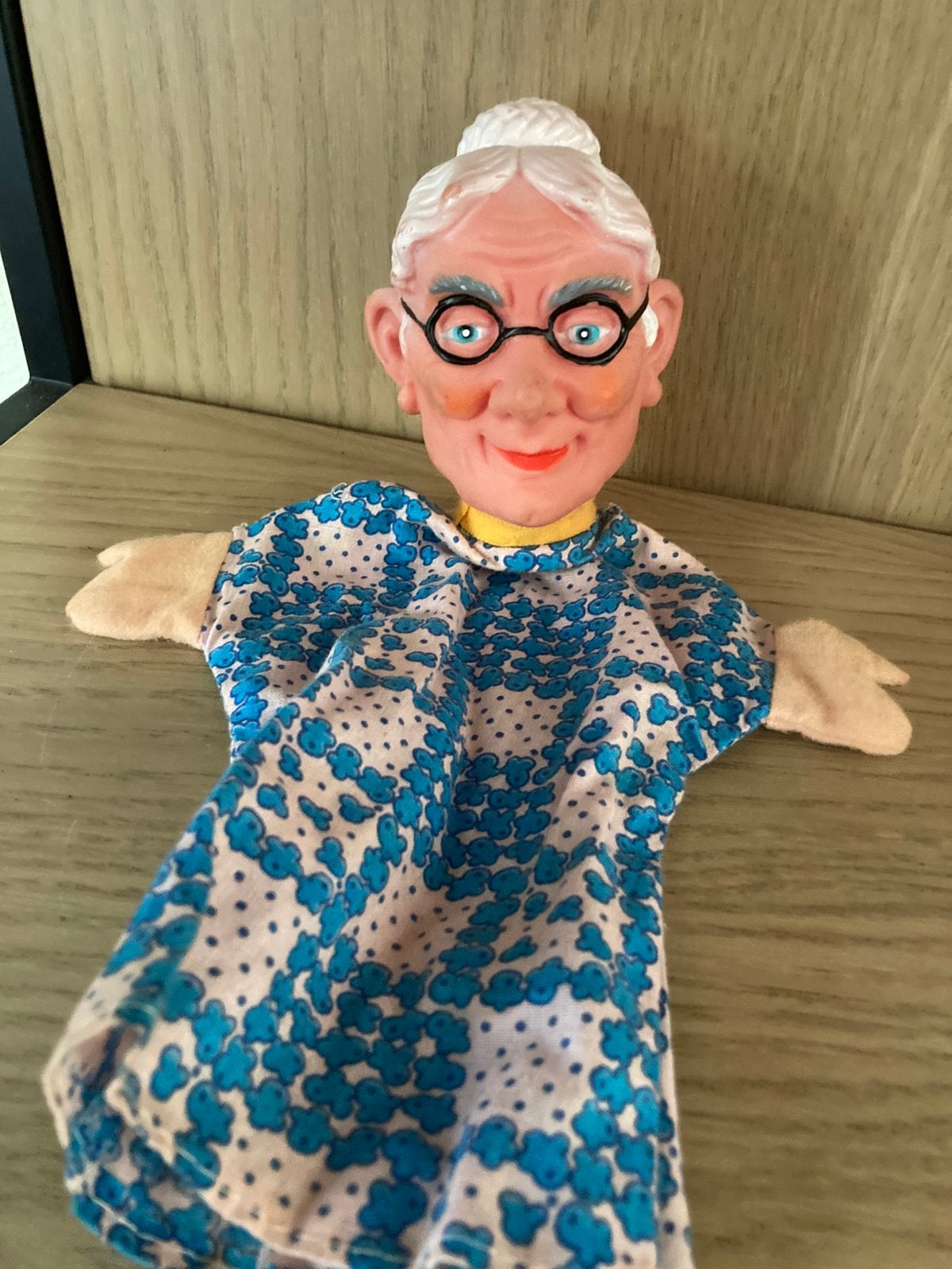Oude poppenkastpop oma, Ophalen of Verzenden, Zo goed als nieuw, Pop