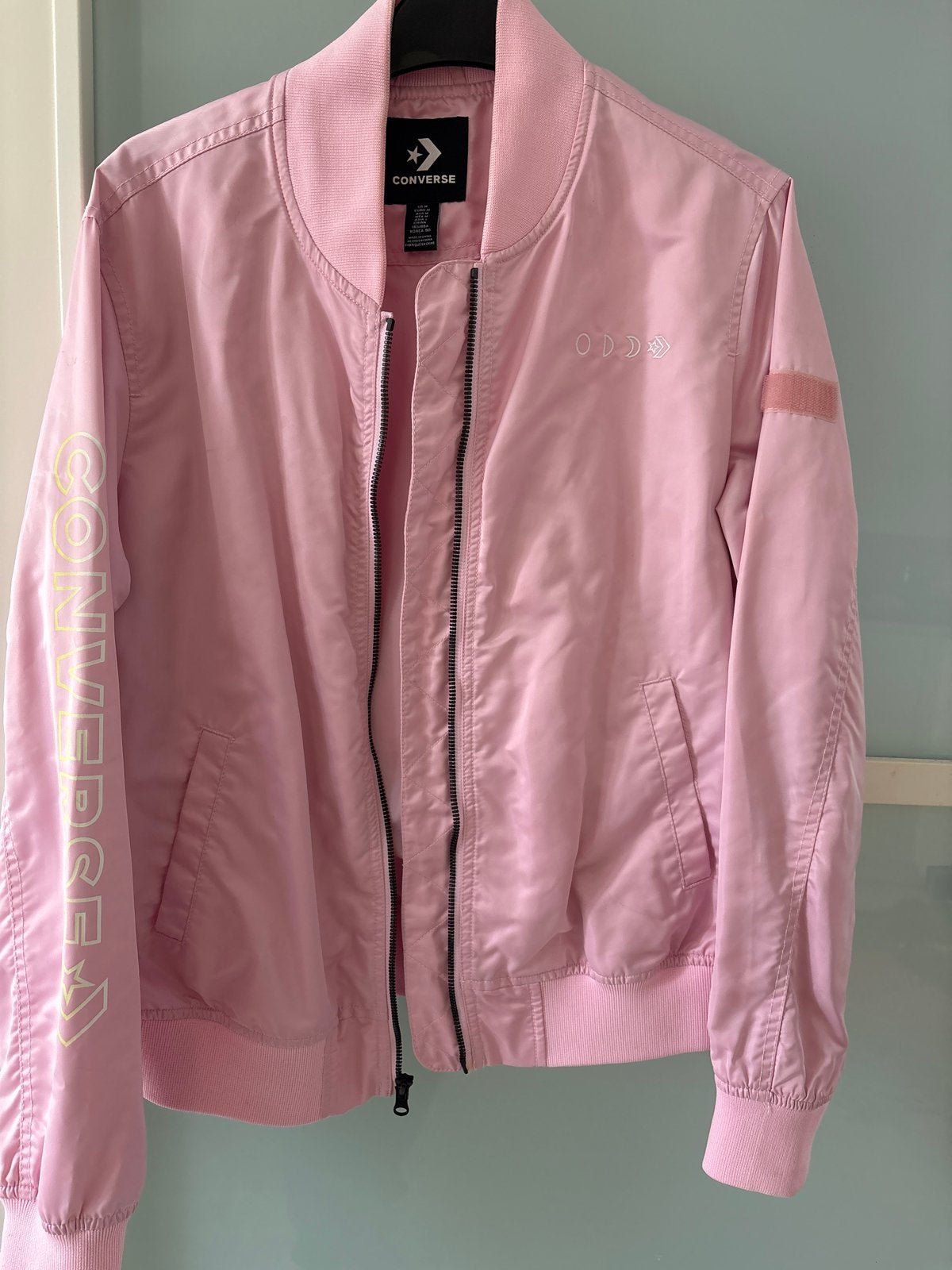 Roze Converse bomberjack maat M, Kleding | Dames, Ophalen of Verzenden, Zo goed als nieuw, Maat 38/40 (M), Roze