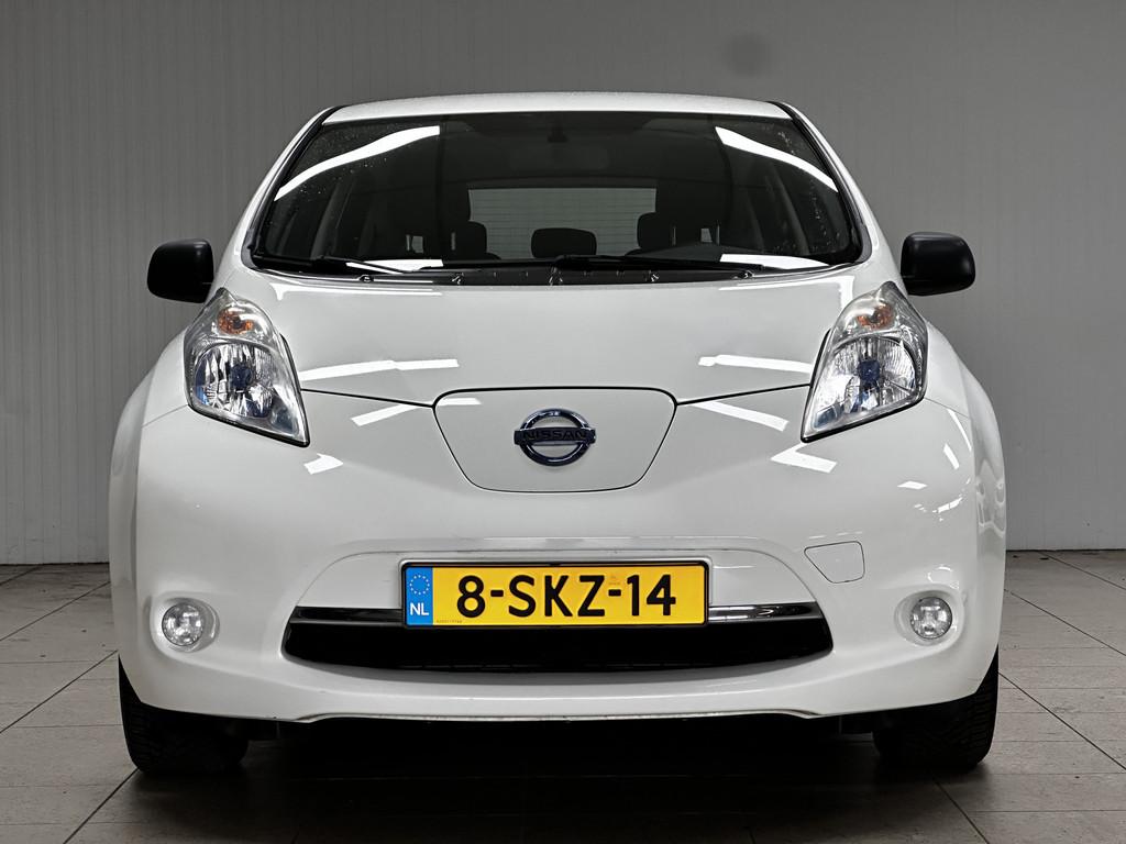 Nissan Leaf Visia 24 kWh/ LED Dagrijverl/ Clima/ Cruise/ Ele, Auto's, Gebruikt, Wit, Origineel Nederlands, 1405 kg