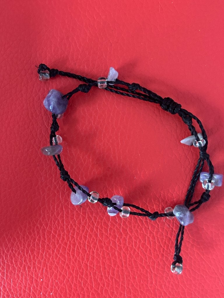 Handgemaakt armbandje amethist verstelbaar zwart koord., Ophalen of Verzenden, Zo goed als nieuw, Overige kleuren, Overige materialen